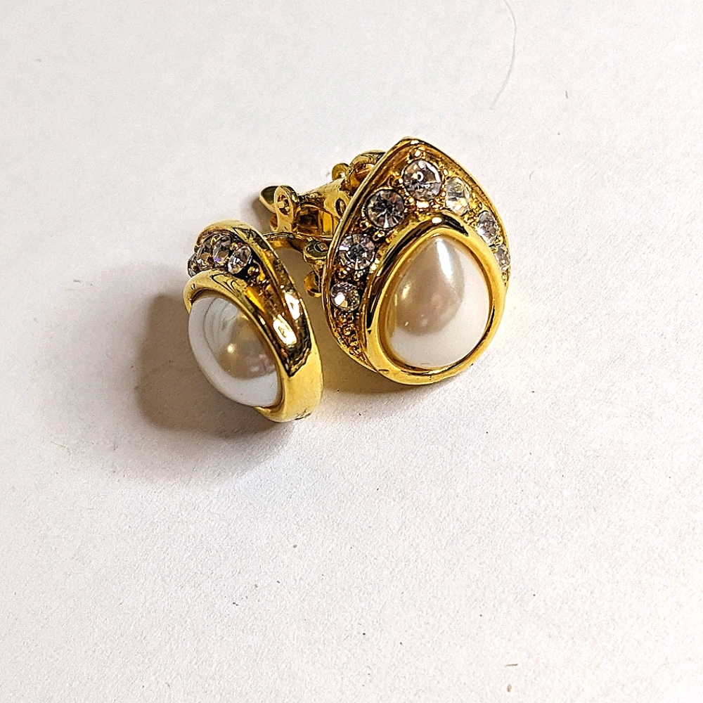 Vintage Marvella Gold-Tone Clip-On Earrings – Simulated Pearl & Rhinestone Accen
